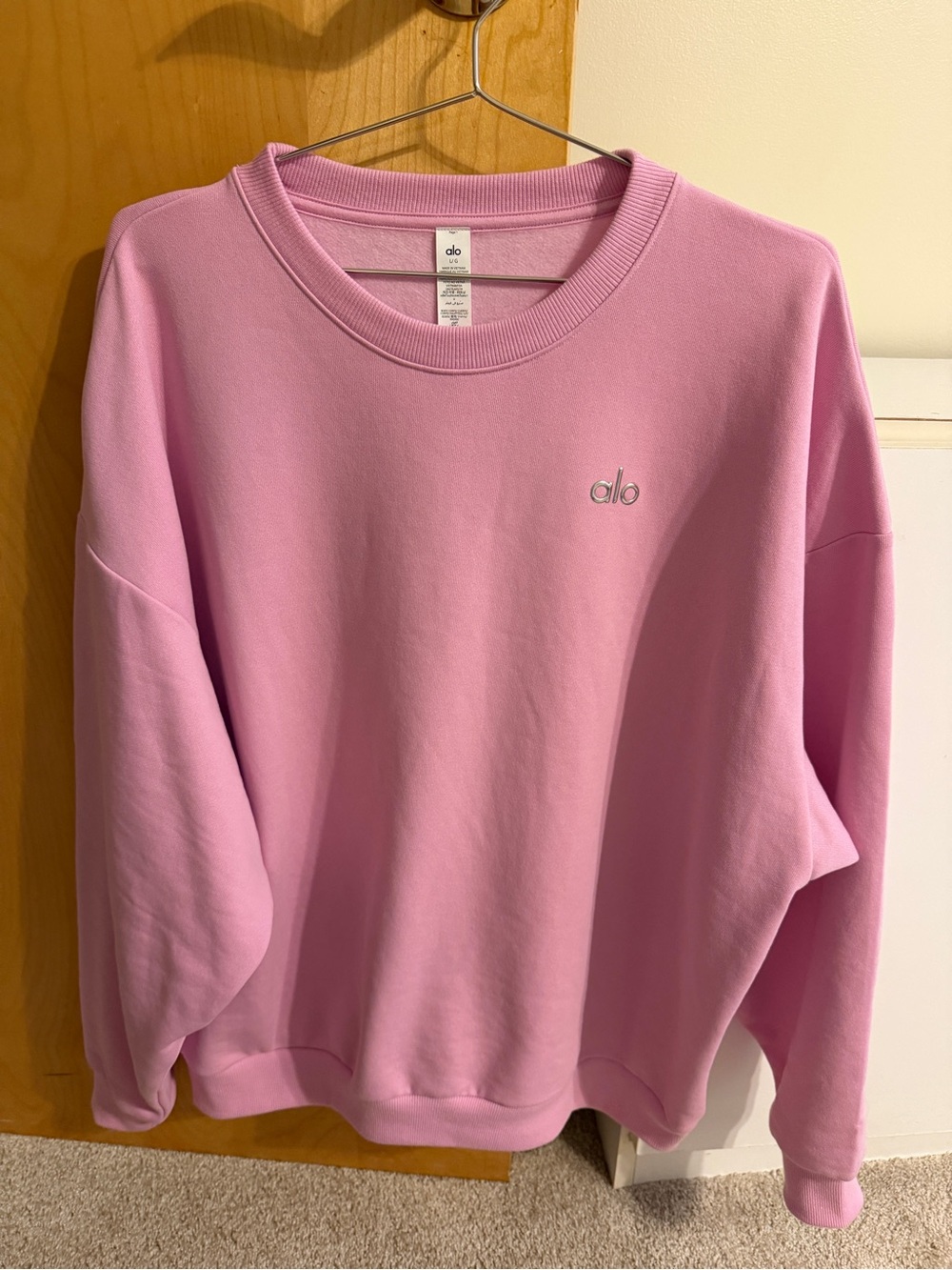 Alo Accolade Candy Heart Pink Crewneck